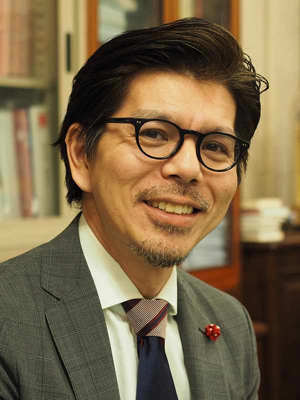 校長 近影